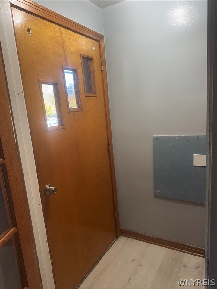 2633 Niagara St - Photo 4 of 14