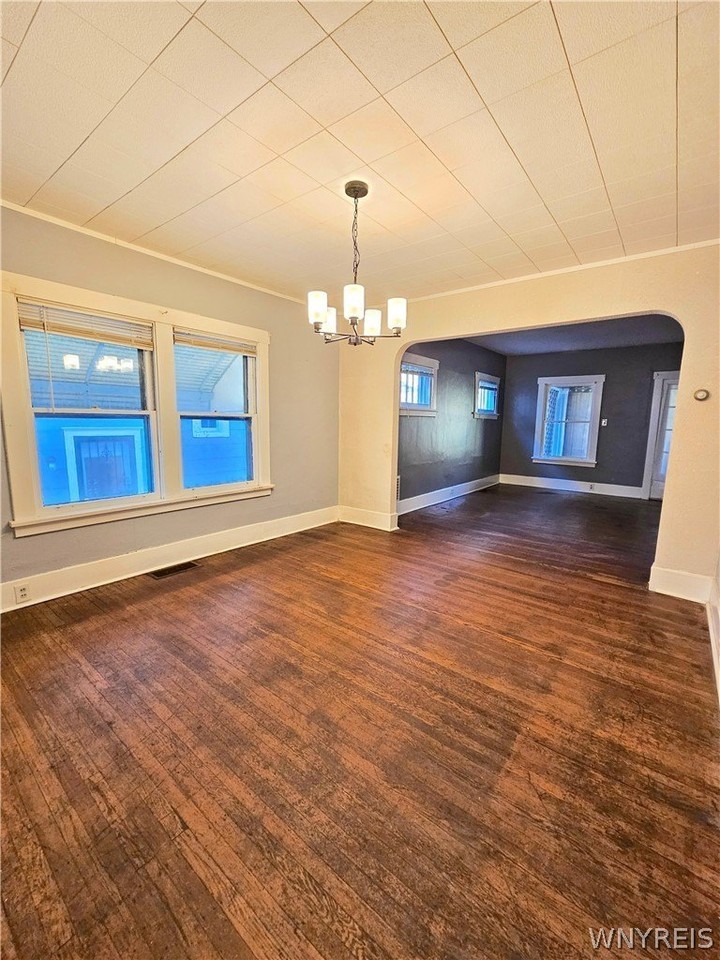 79 Sterling Ave - Photo 4 of 14