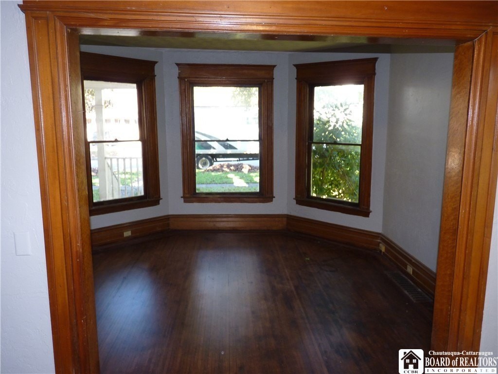 334 E 5th St - Photo 2 of 8