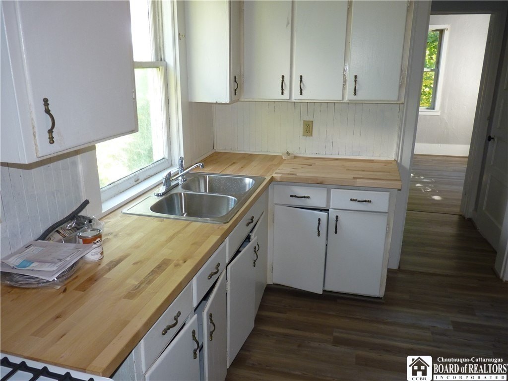 334 E 5th St - Photo 4 of 8