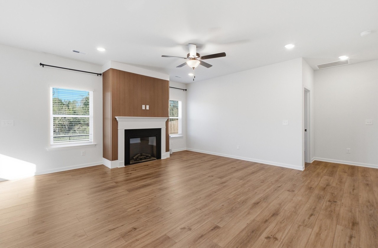 11041 Valmont Way - Photo 5 of 31