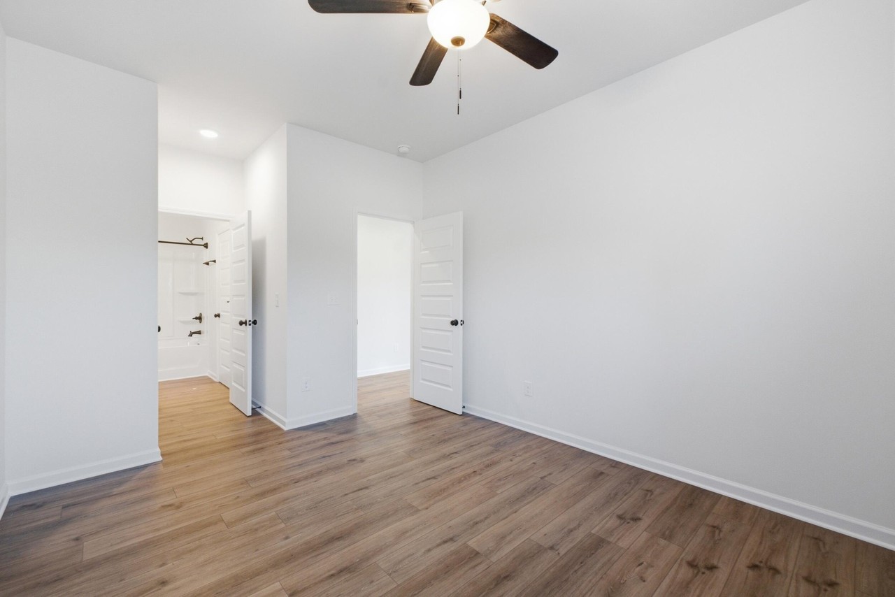 11041 Valmont Way - Photo 7 of 31