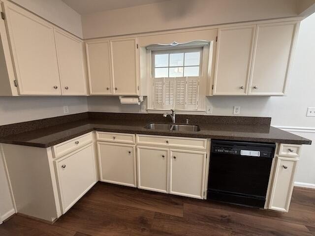 4430 Hedingham Ln - Photo 7 of 45