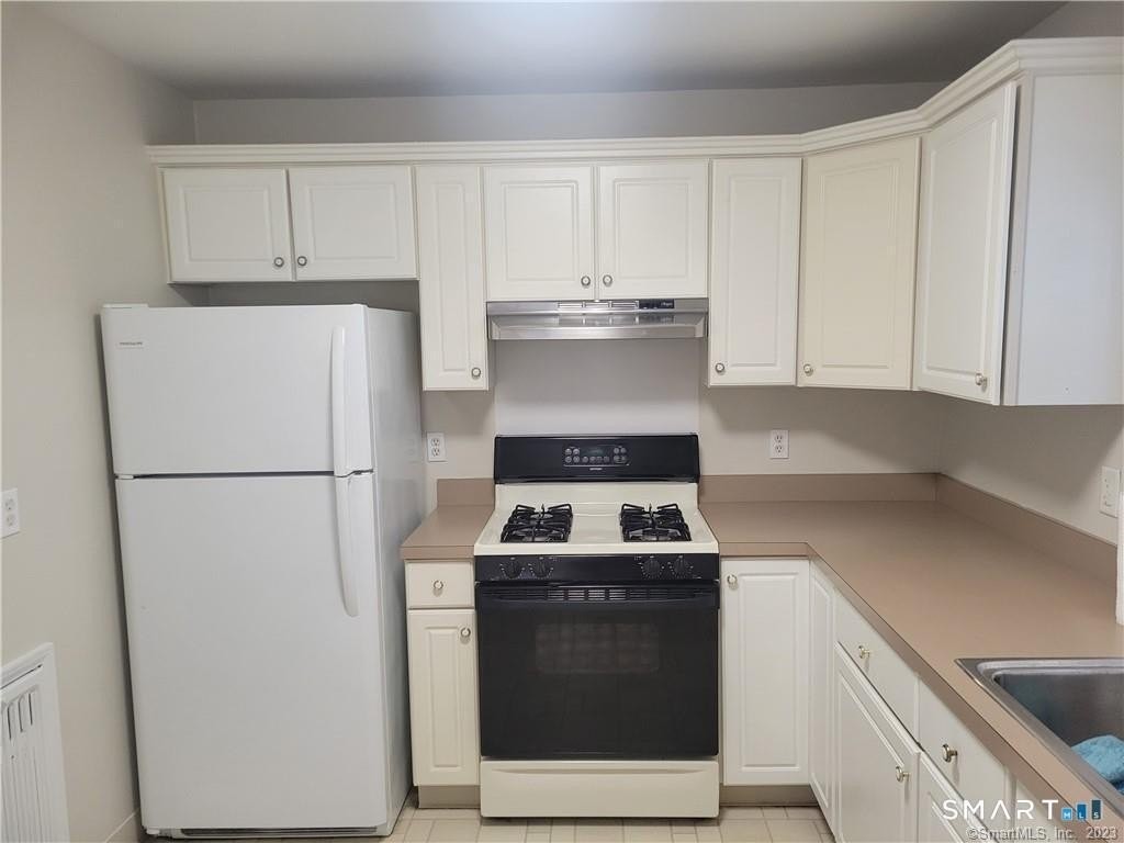 310 Courtland Ave - Photo 3 of 21
