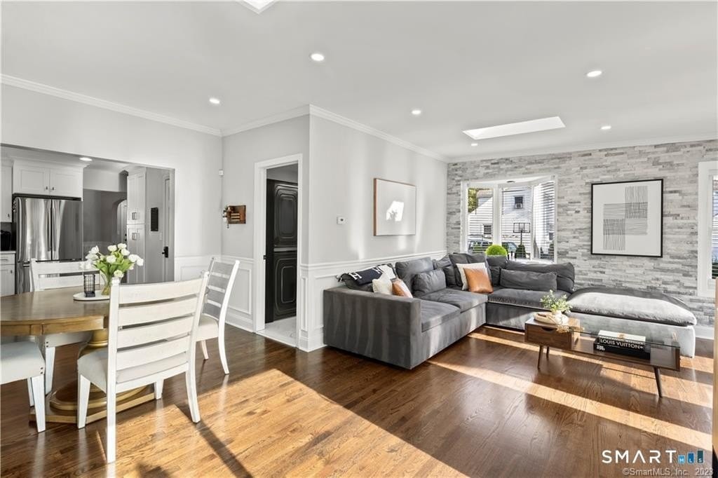 71 Woodside Ave - Photo 7 of 34