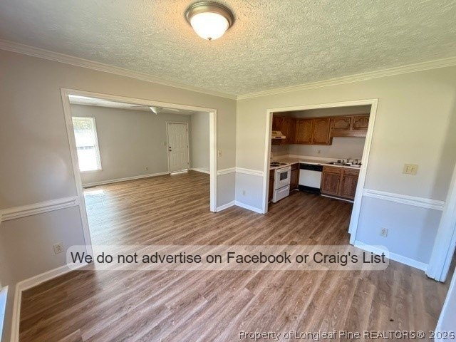 5061 Summer Ridge Rd - Photo 3 of 11