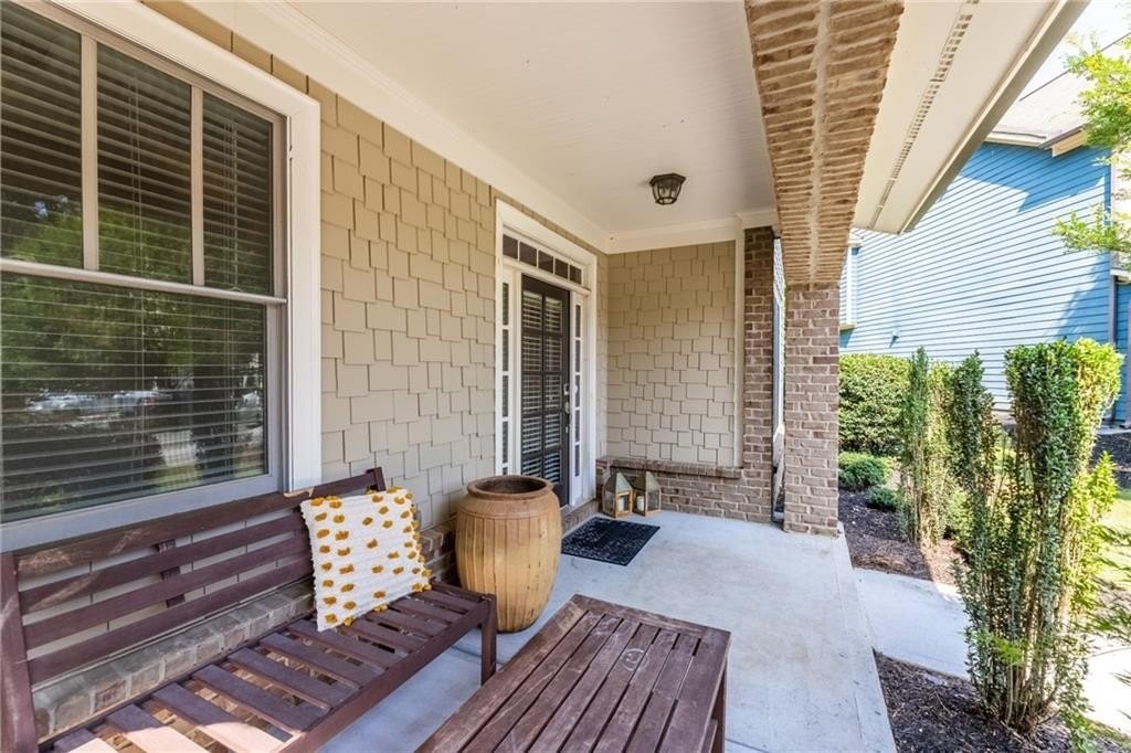 558 Glenaire Walk Se - Photo 6 of 50