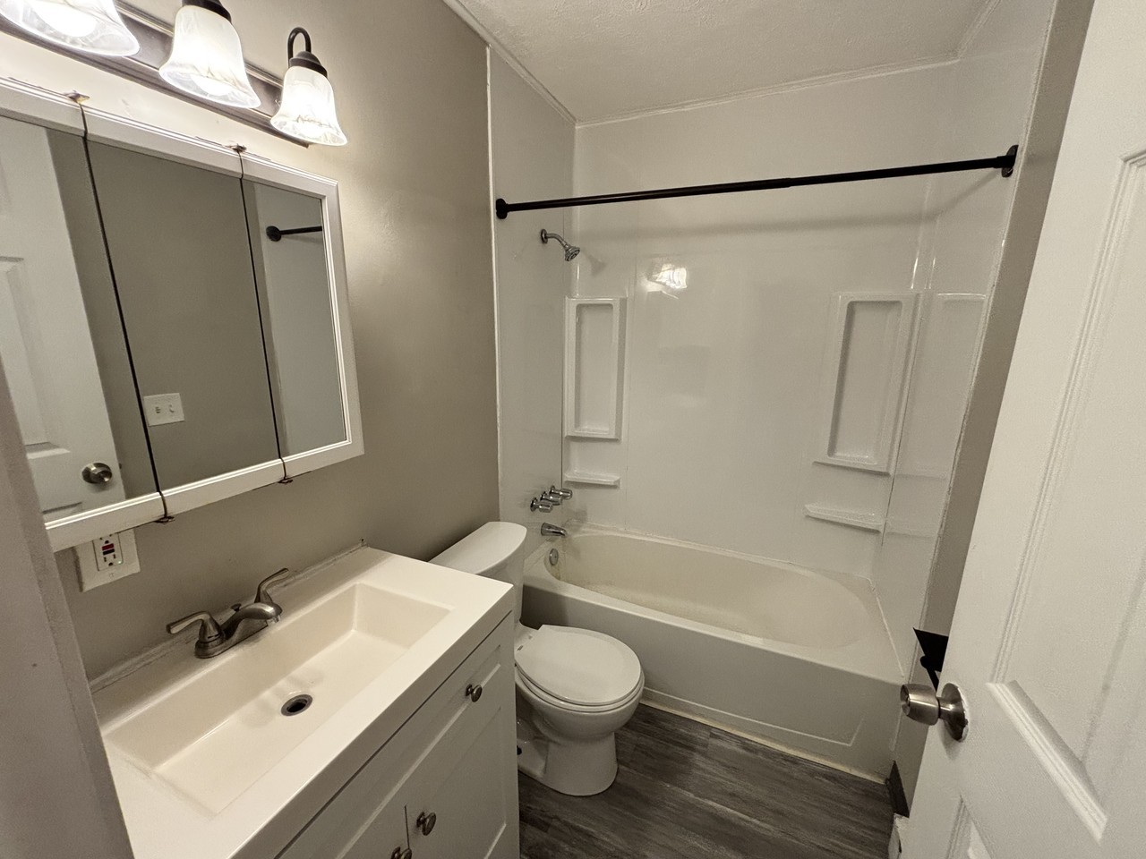422 Brookfield St #424 - Photo 6 of 6