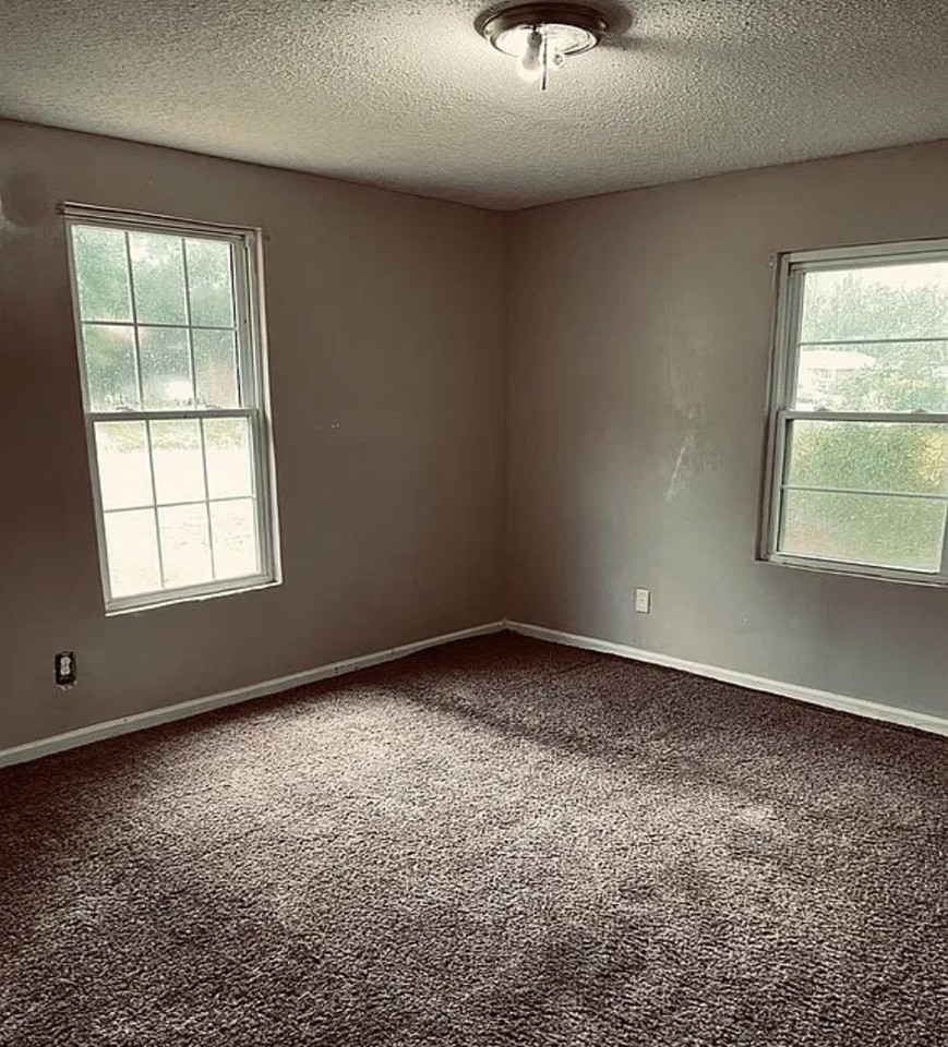 2760 Nancy Dr #1 - Photo 3 of 19