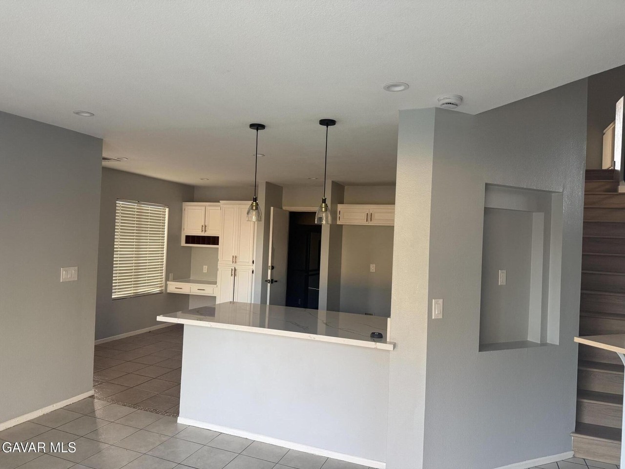 1835 Mesa Dr - Photo 6 of 27