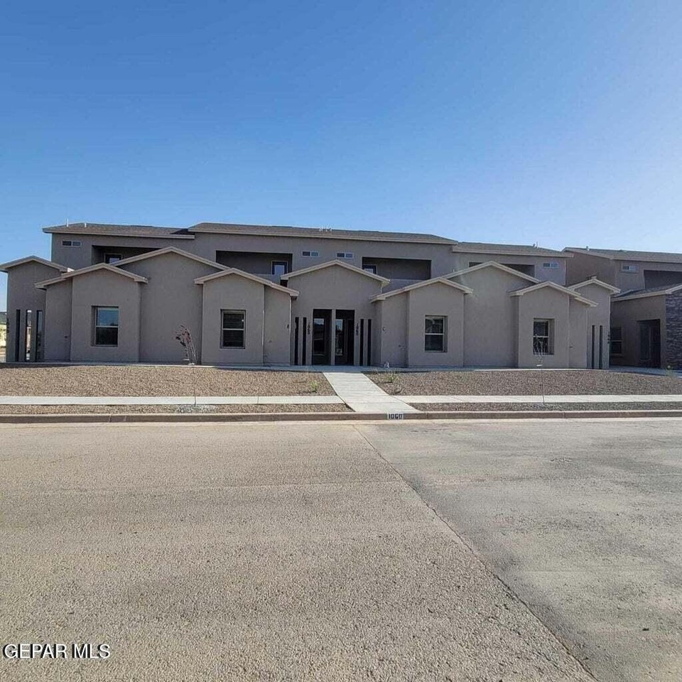 1060 Hoppas Ct #B - Photo 2 of 29