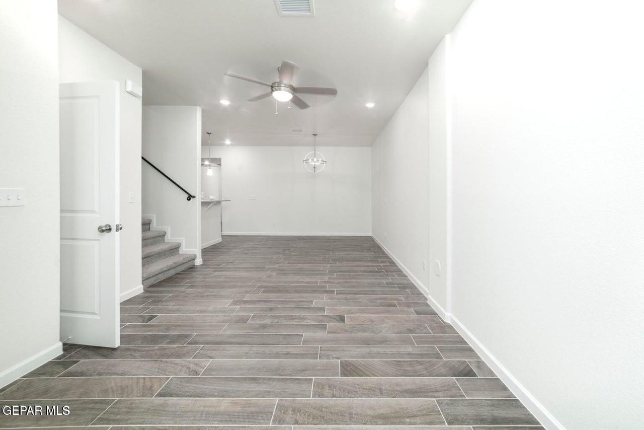 1060 Hoppas Ct #B - Photo 4 of 29