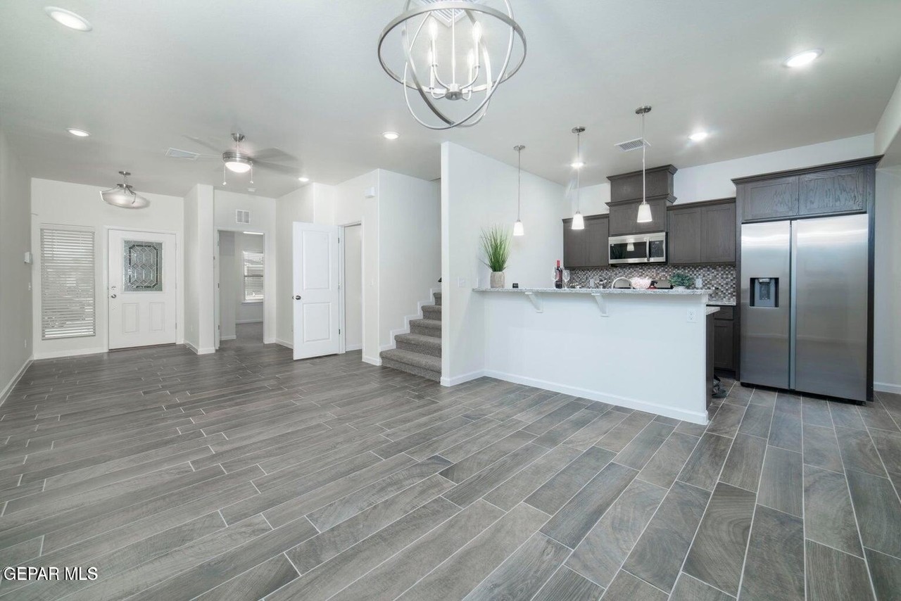 1060 Hoppas Ct #B - Photo 5 of 29