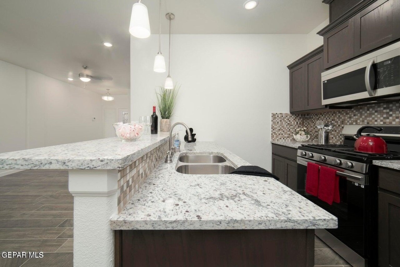1060 Hoppas Ct #B - Photo 6 of 29