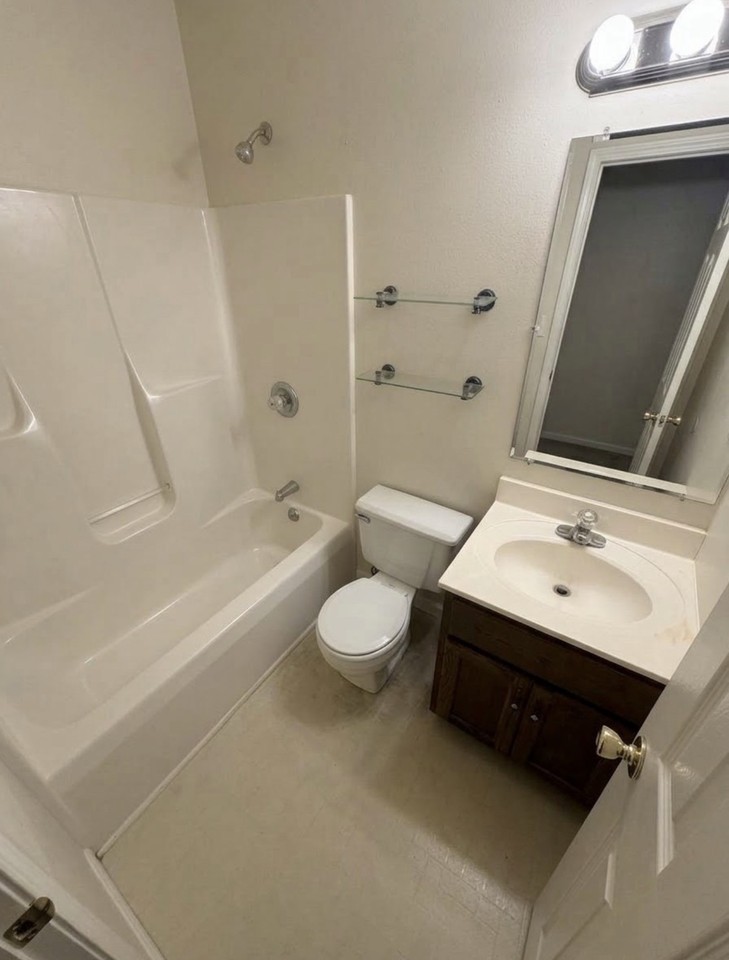 199 S Brook St Apt 6 #1 - Photo 4 of 5