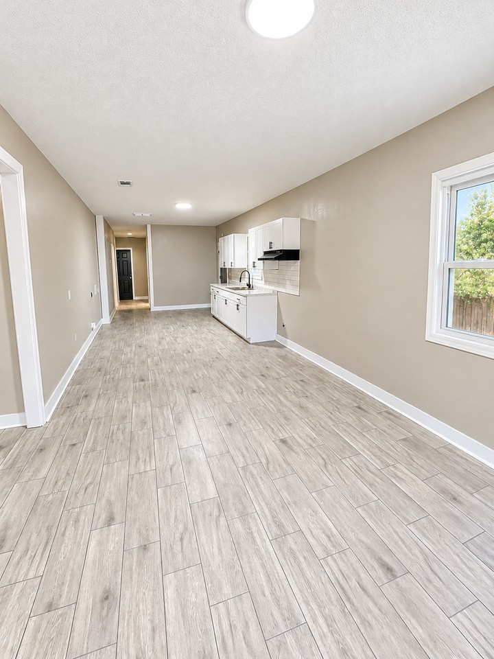 761 Hanley St #1 - Photo 7 of 9