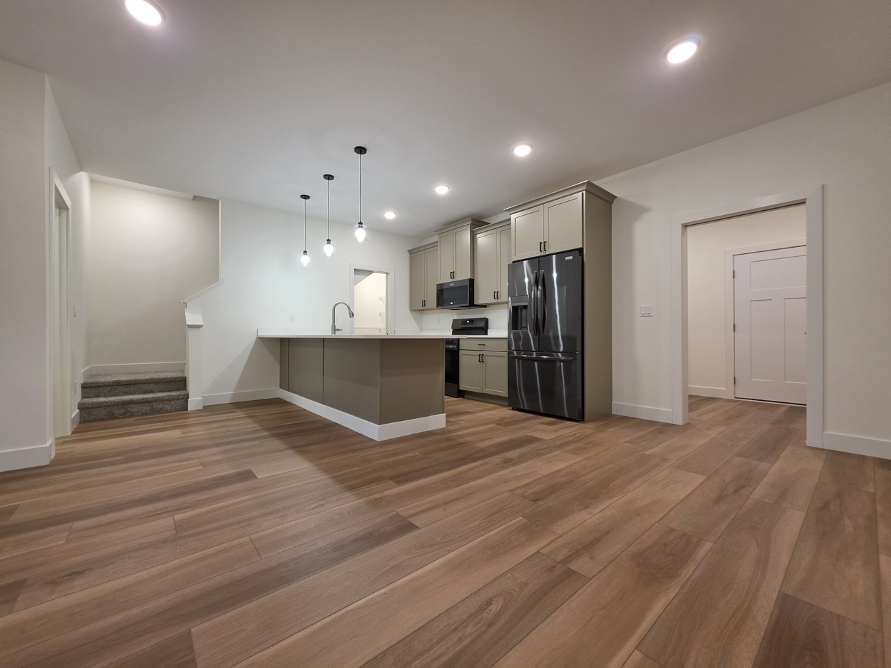525 10th Ave Se #C - Photo 7 of 32