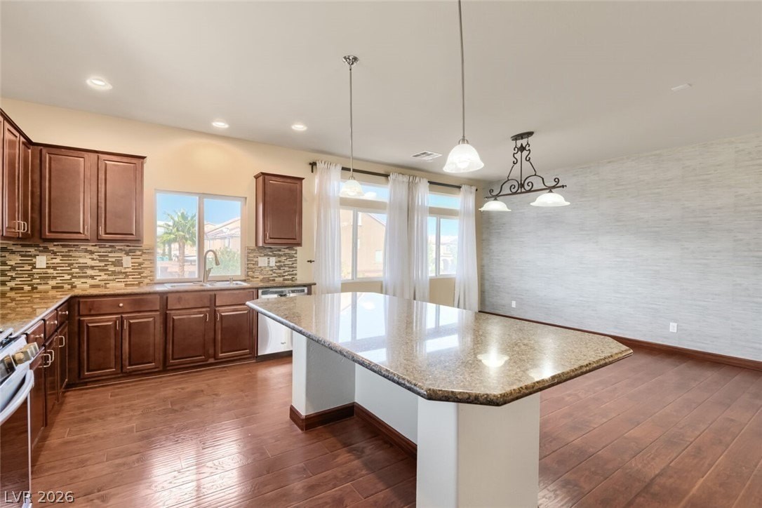 6086 Belvedere Canyon Ave - Photo 3 of 22