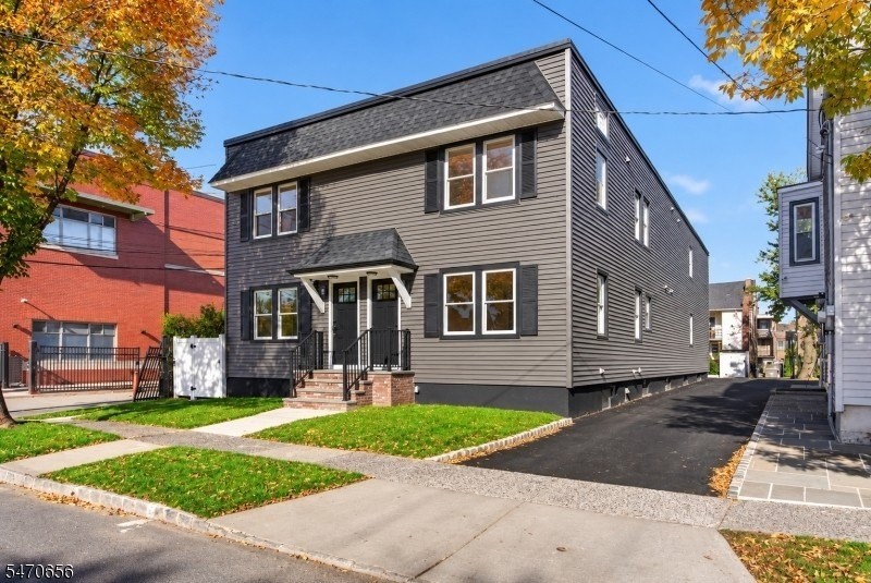 37 Washington St #4 - Photo 3 of 14
