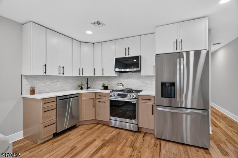 37 Washington St #4 - Photo 4 of 14