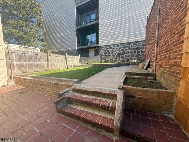 158 Nelson Ave - Photo 3 of 14