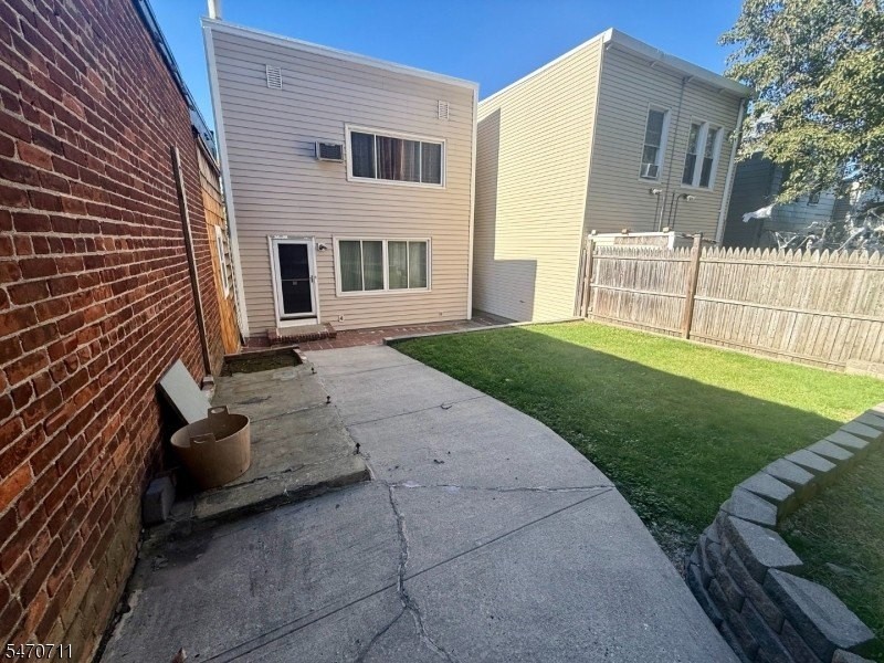 158 Nelson Ave - Photo 4 of 14