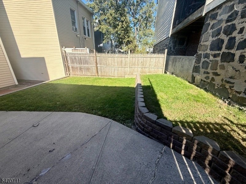 158 Nelson Ave - Photo 5 of 14