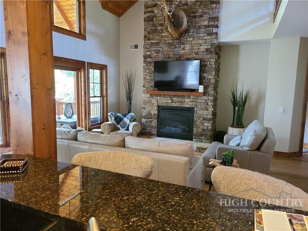 135A Wapiti Way #A - Photo 2 of 26