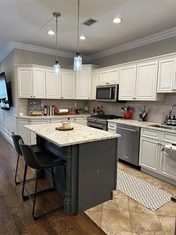 349 Palisade Ave #401 - Photo 3 of 24