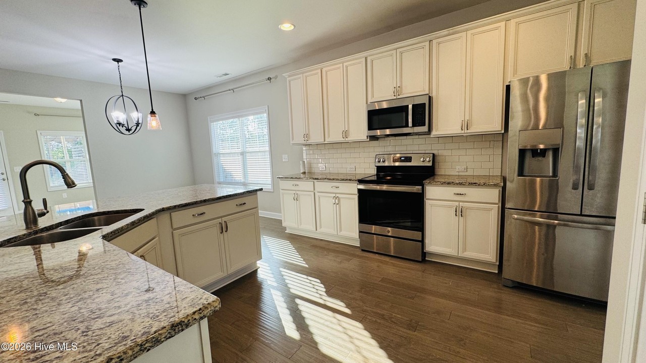 122 Permeta Dr - Photo 4 of 44