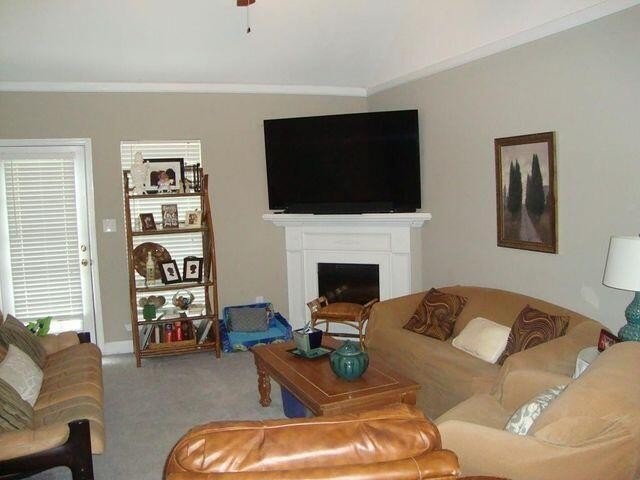 226 Brook Ct - Photo 3 of 13