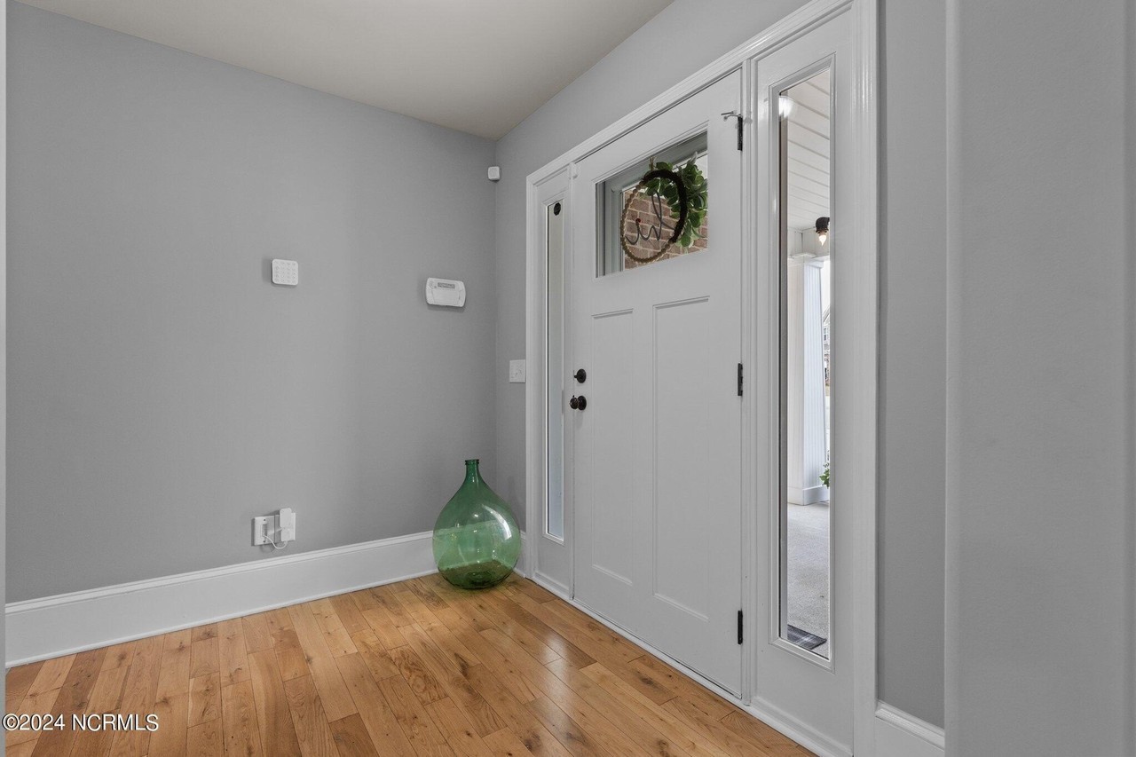 112 Lightwater Dr - Photo 6 of 36