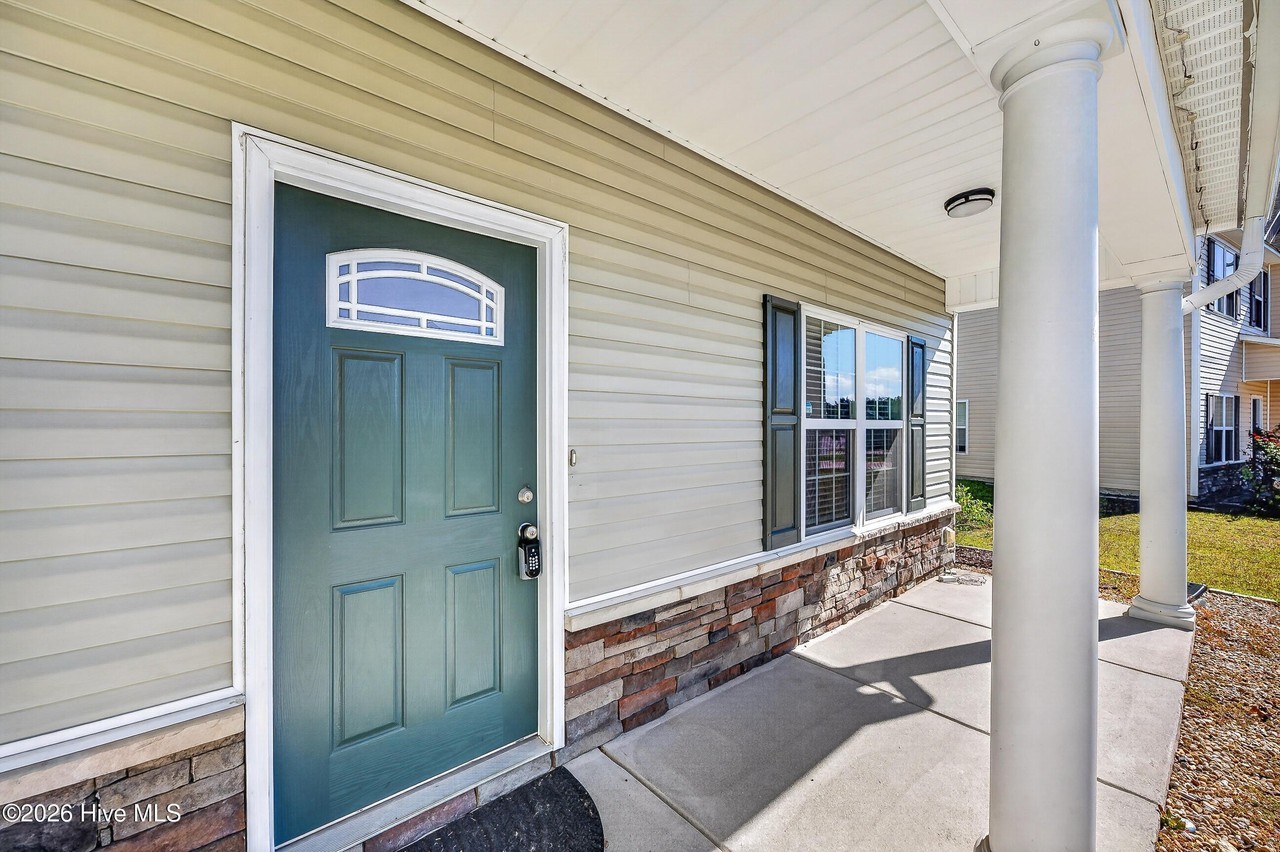 112 S Sea St - Photo 4 of 45