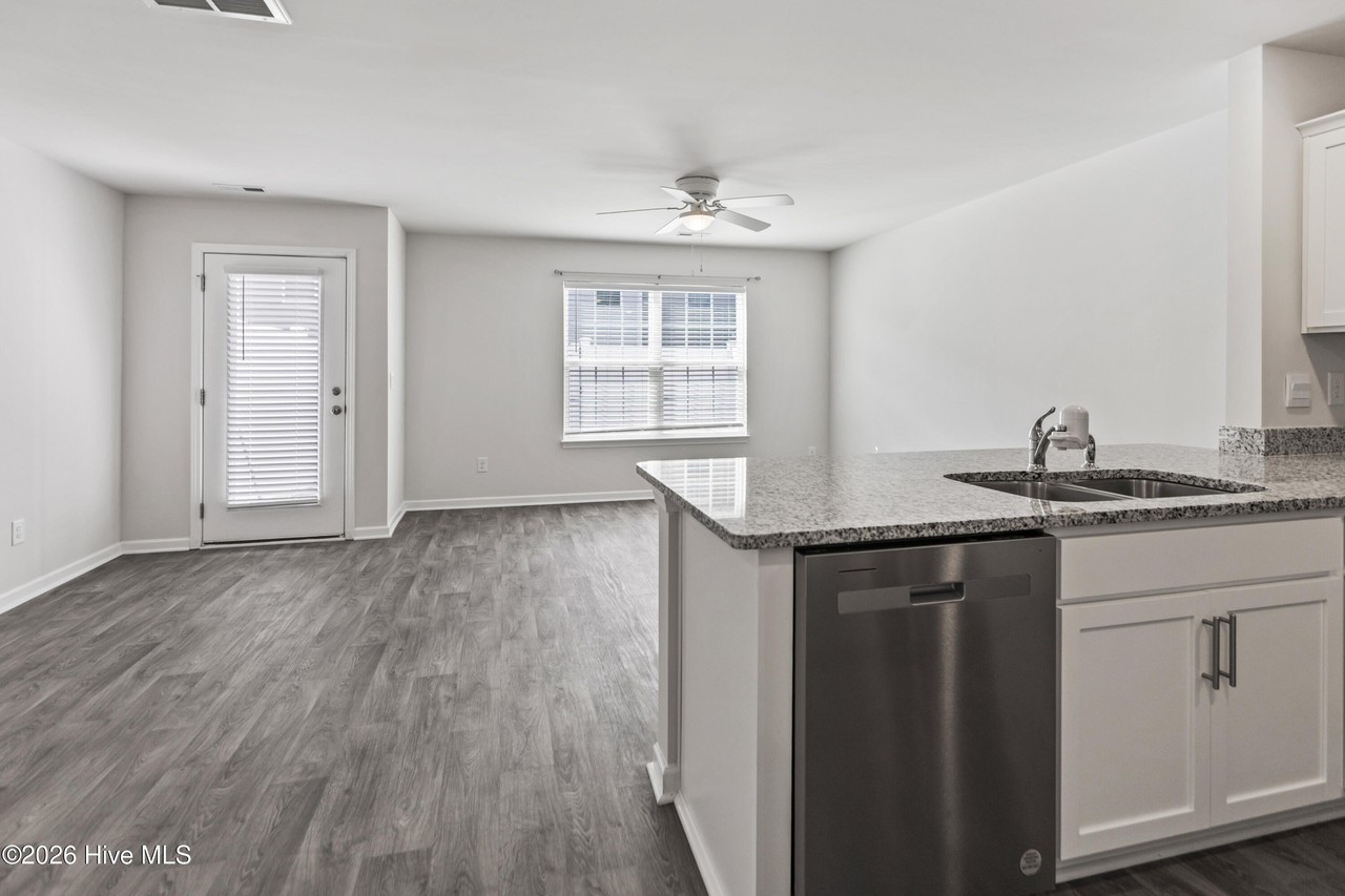 3101 Tatlock Way #E - Photo 4 of 24