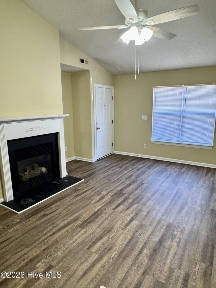 3305 Moseley Dr #B - Photo 4 of 16