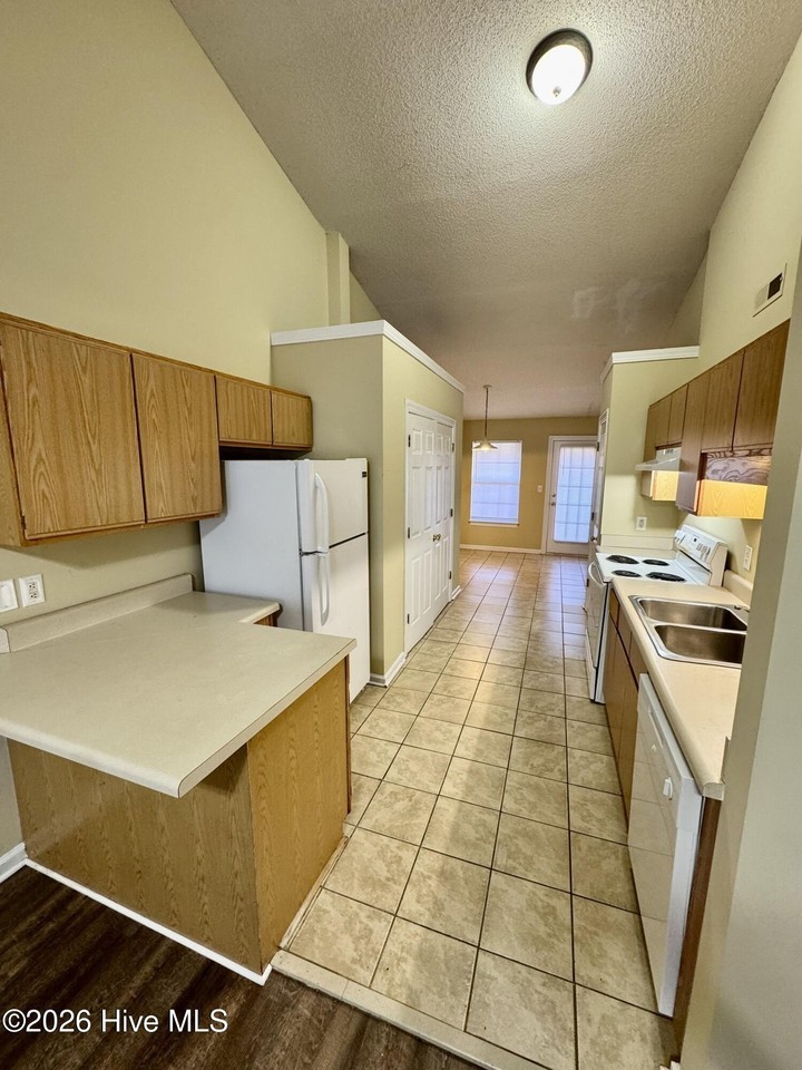 3305 Moseley Dr #B - Photo 6 of 16