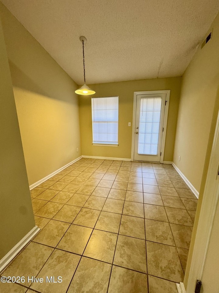 3305 Moseley Dr #B - Photo 7 of 16
