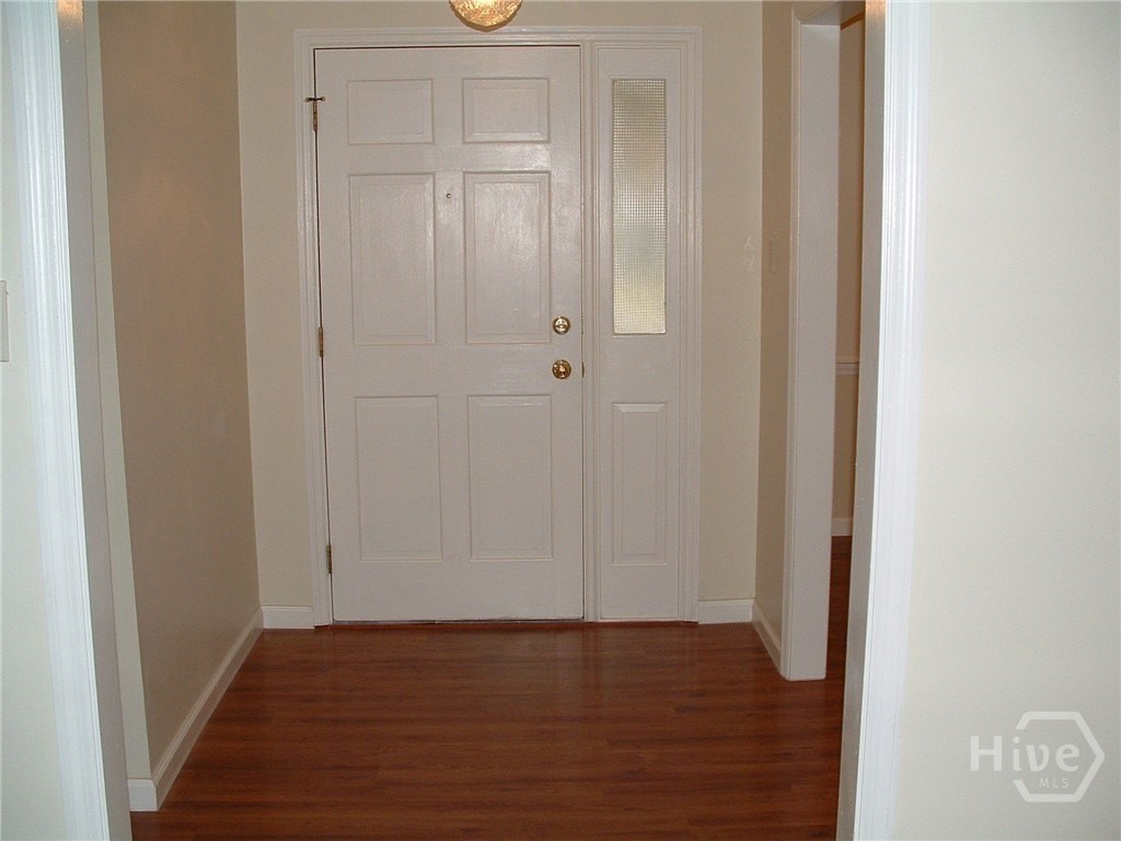 512 Stuart Ct - Photo 2 of 28