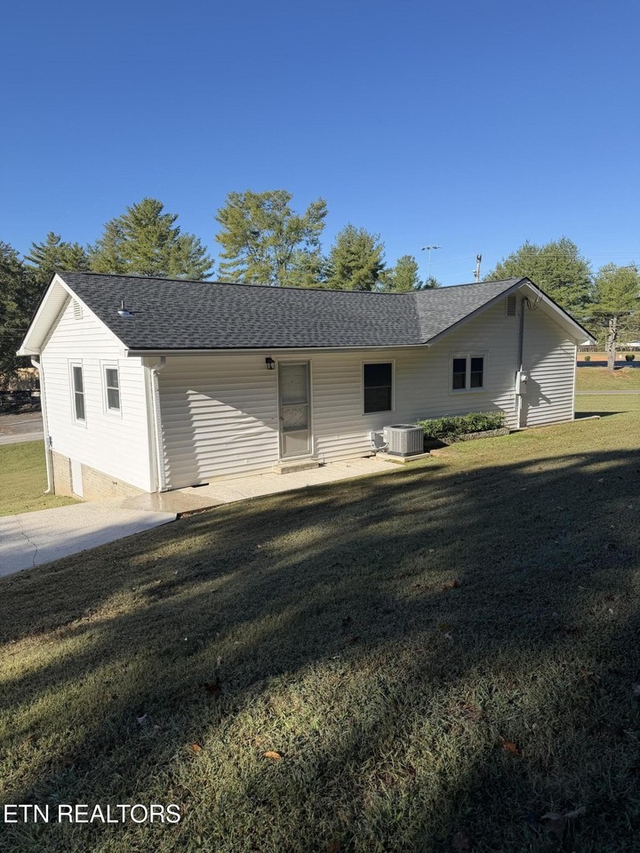 1890 James Ferry Rd - Photo 3 of 13