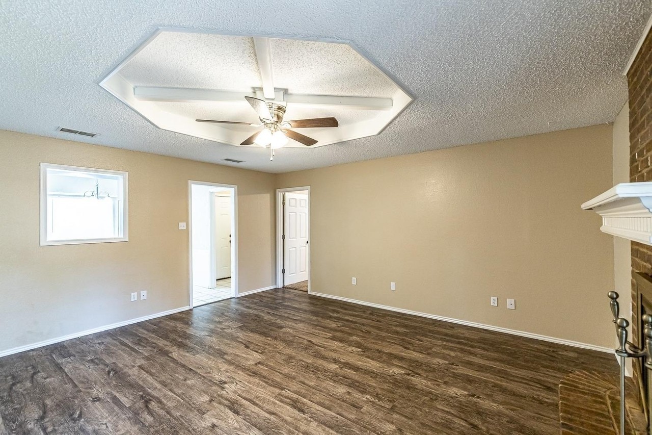 6813 Hyden Ave - Photo 7 of 37