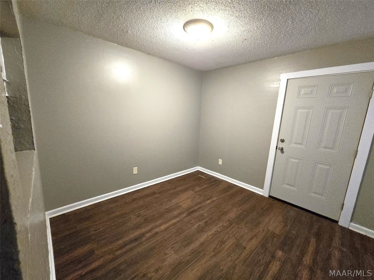 1667 E Trinity Blvd - Photo 3 of 17