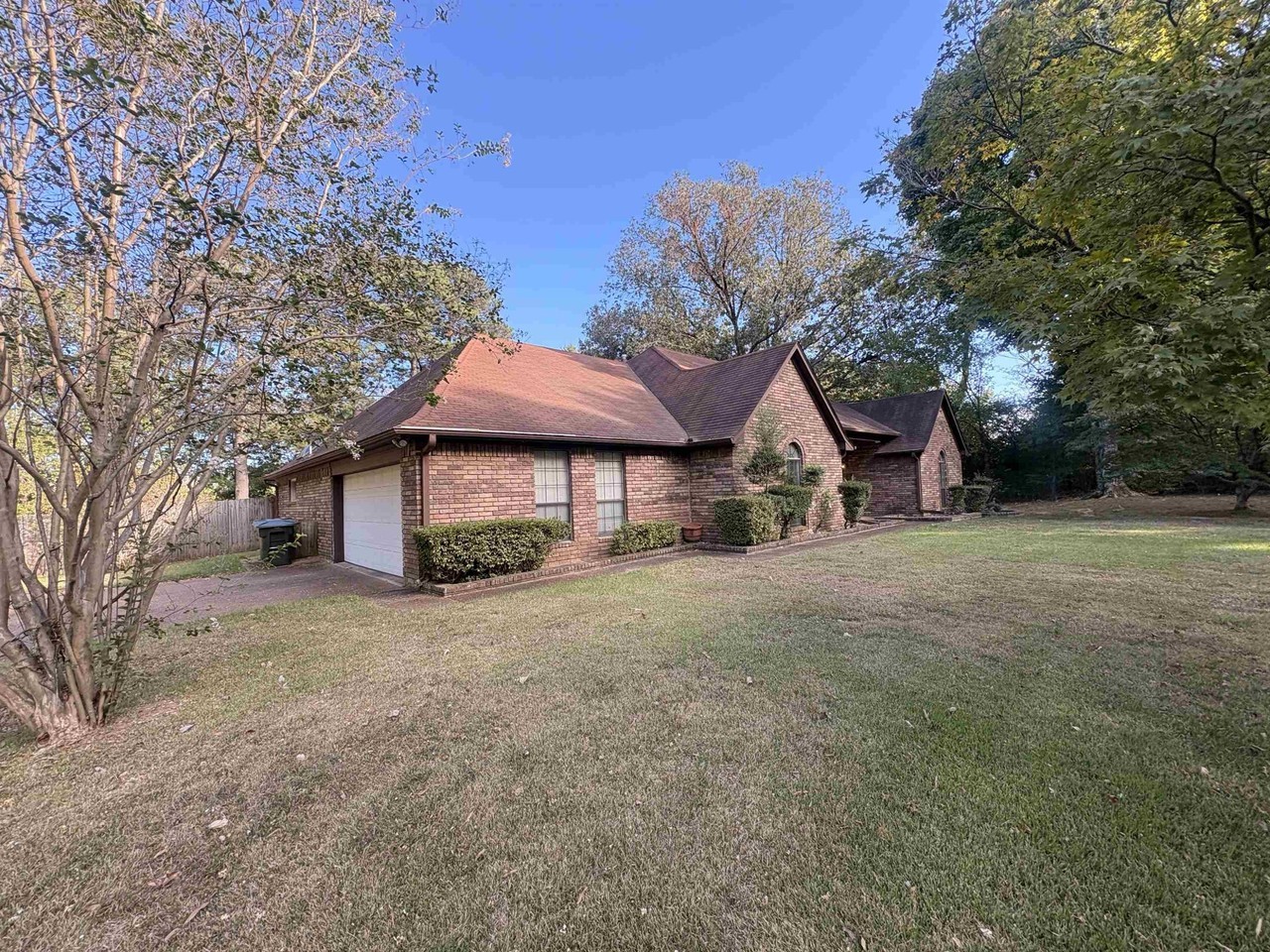 2616 Charles Bryan Rd - Photo 2 of 34