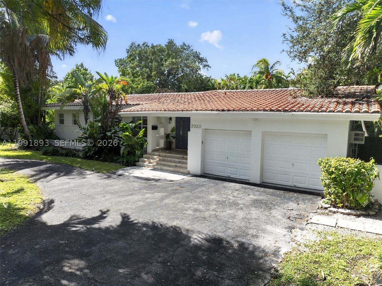 3920 Monserrate St - Photo 3 of 24