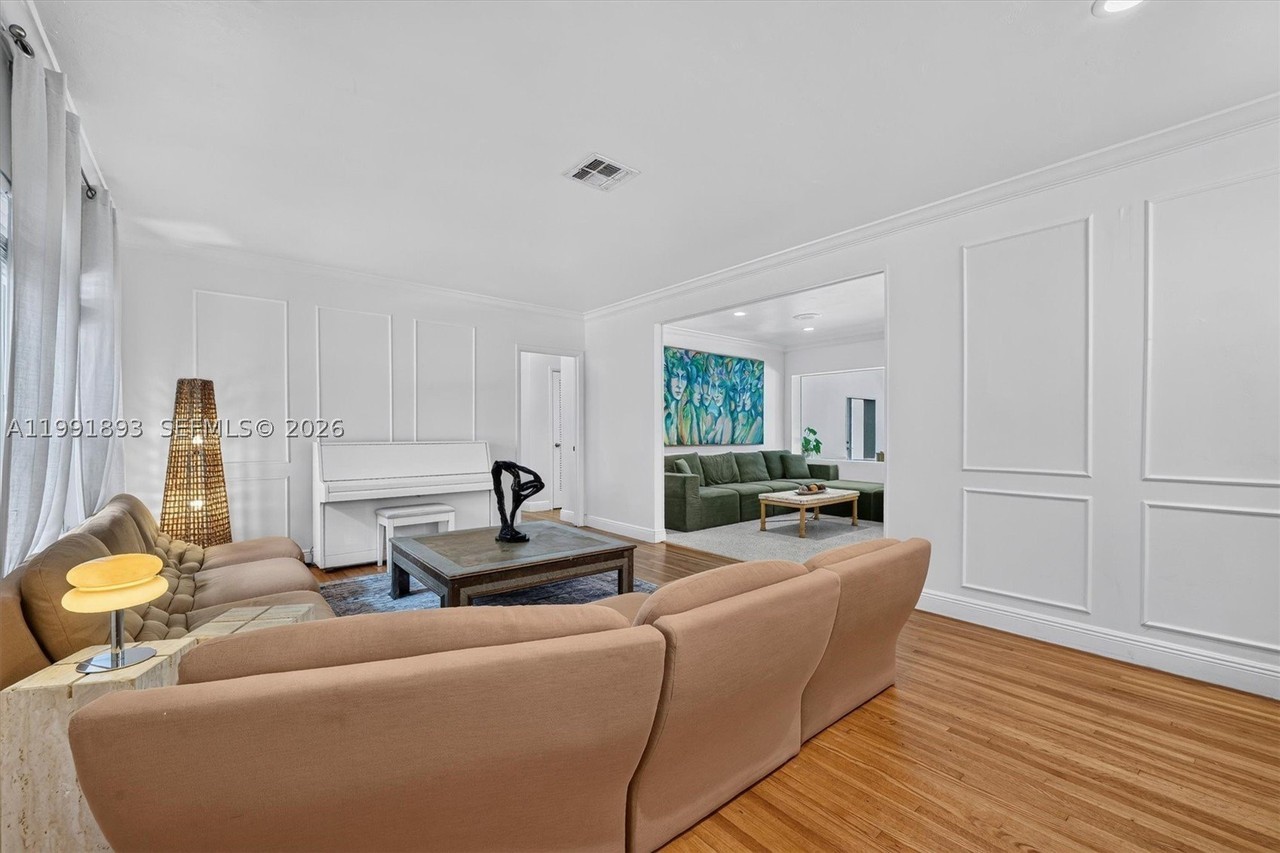 3920 Monserrate St - Photo 5 of 24