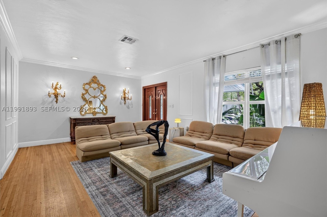 3920 Monserrate St - Photo 6 of 24
