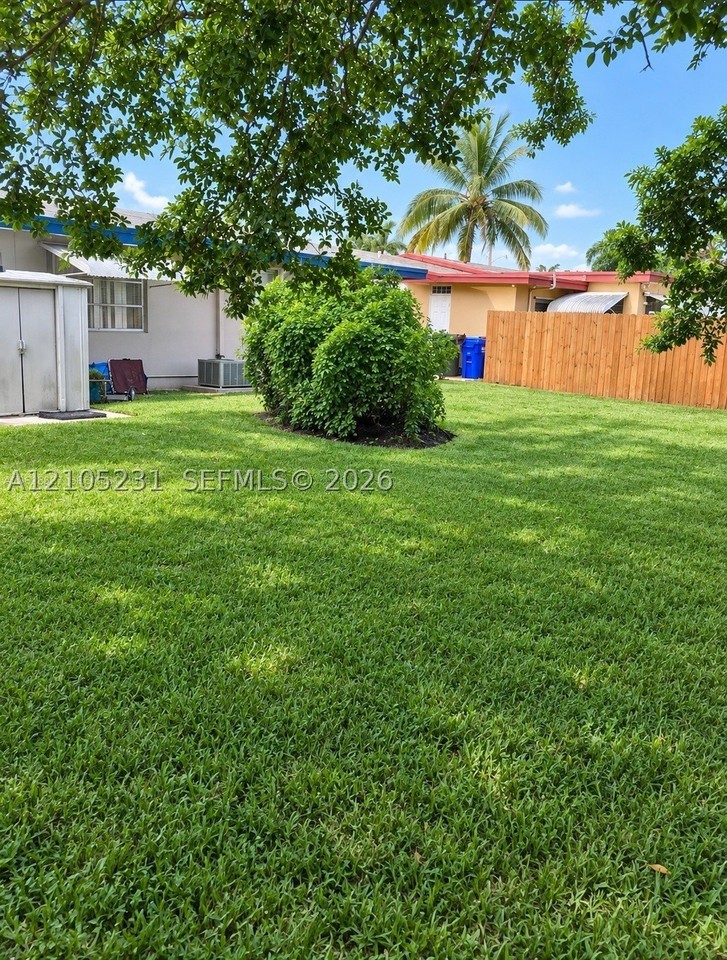 7900 Nw 13th St - Photo 3 of 9