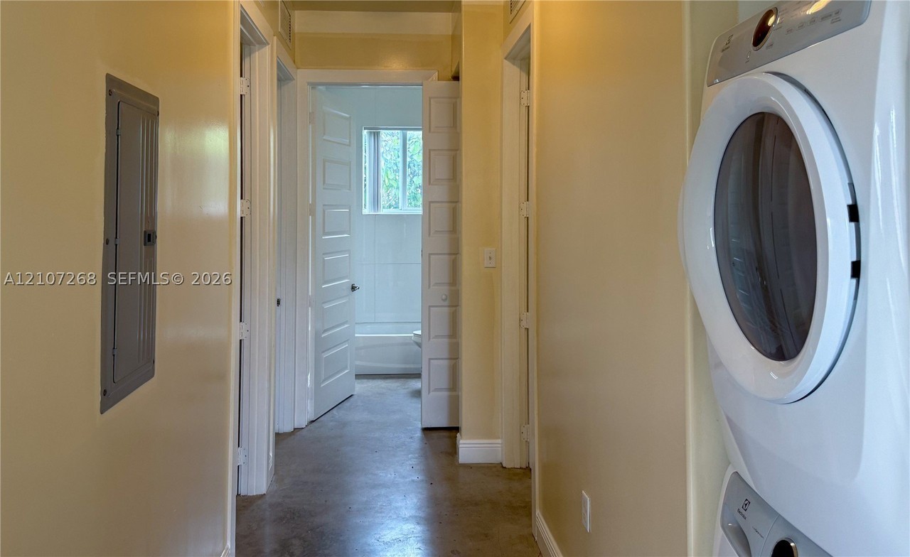 10214 Sw 175th St #B - Photo 5 of 13