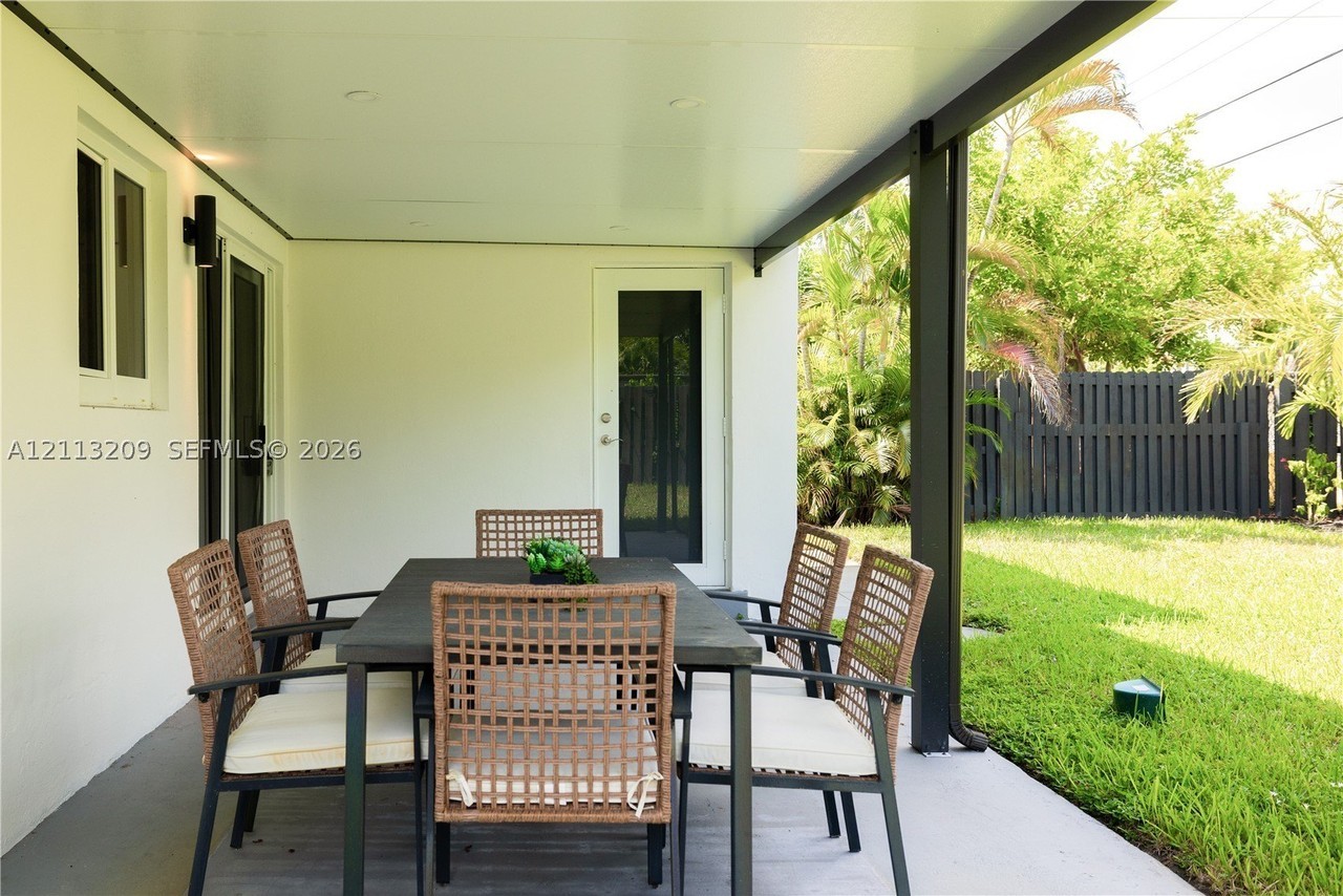 4401 Ne 13th Ave - Photo 6 of 17