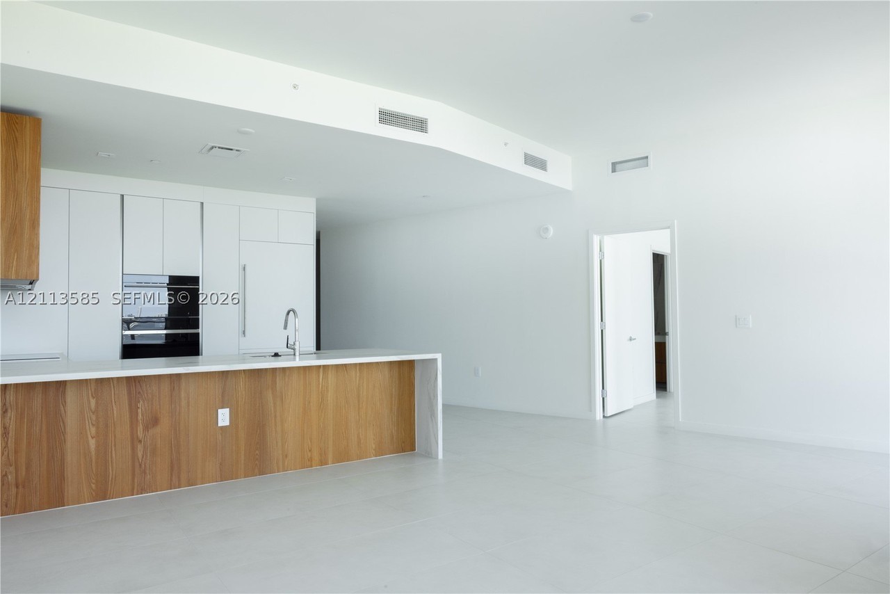 1400 Biscayne Blvd #606 - Photo 4 of 23
