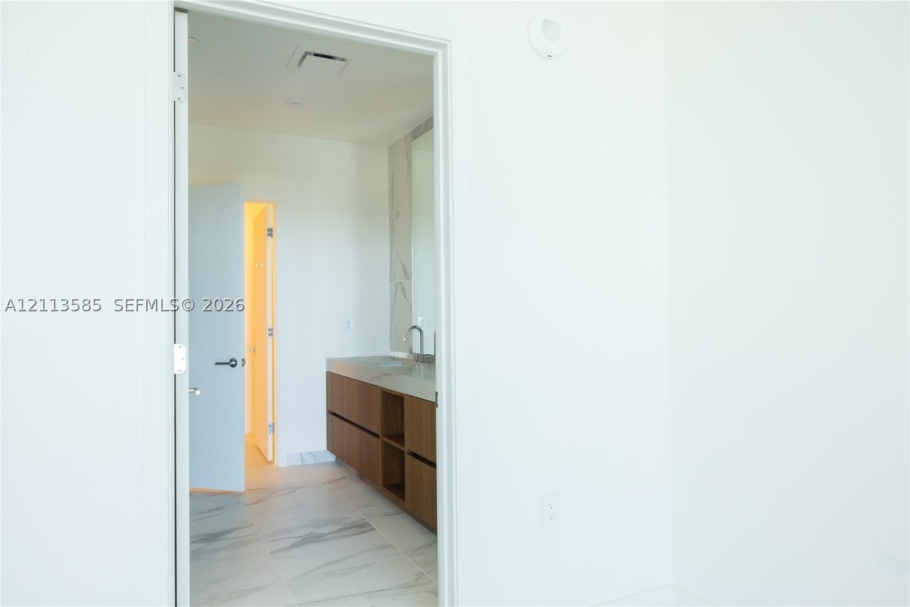 1400 Biscayne Blvd #606 - Photo 7 of 23